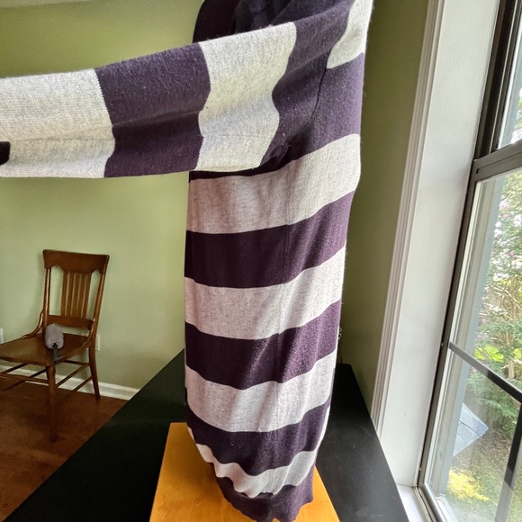 Vintage Gap Boyfriend Sweater with thick navy & light gray stripes-Adult Small - Picture 8 of 16